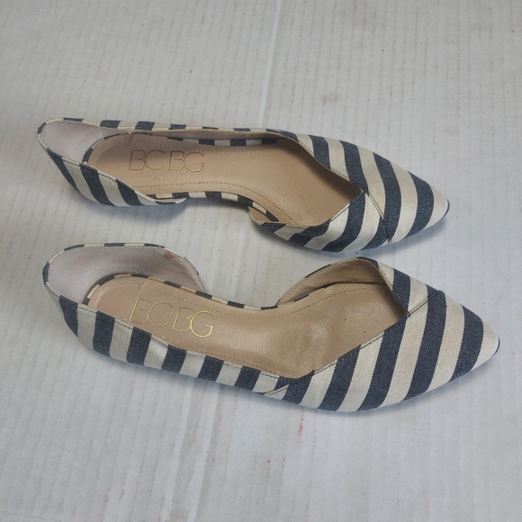 BCBG Black and White Striped Flats Size 6M - Picture 10 of 11
